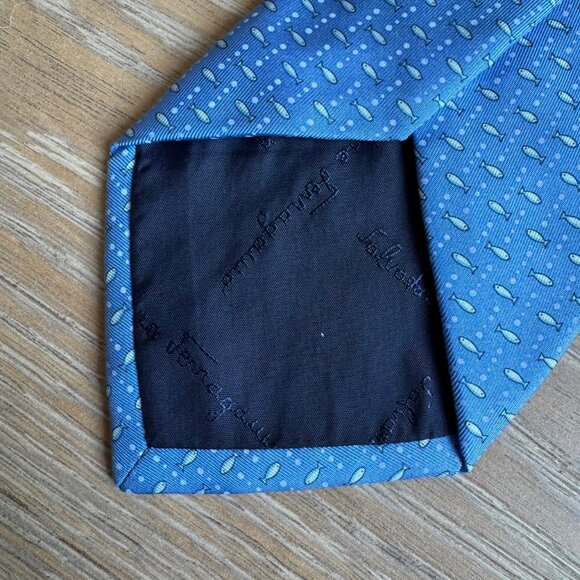 Salvatore Ferragamo Genuine Blue Fish Fishing Luxury Mens 100% Silk Tie Necktie - Picture 8 of 15